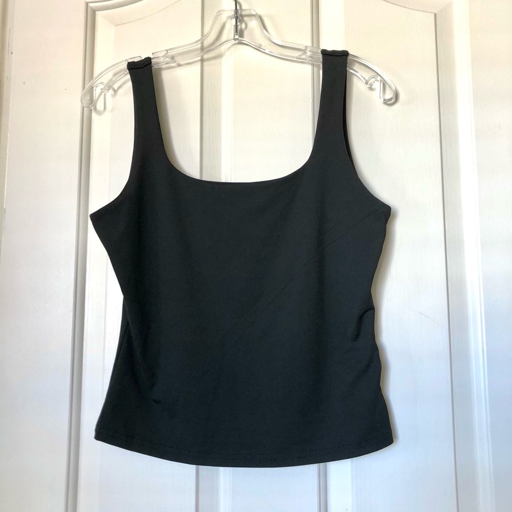 Classic smooth Scoop Tank Top - Black